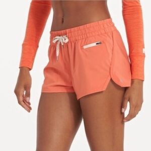 Vuori Women's Clementine Lined Shorts in Grapefruit Size Medium